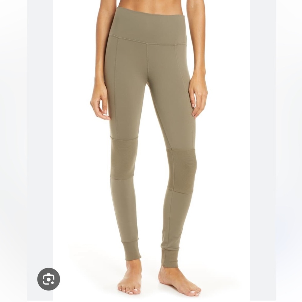 Alo Avenue Leggings Olive Branch
